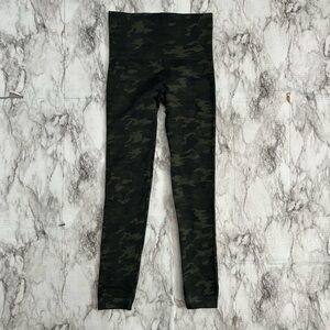 Spanx | women’s size small Camo Leggings camouflage shape wear leggings